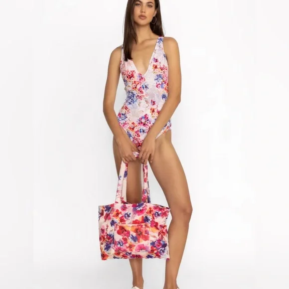 JOHNNY WAS SUMMER DAYS TERRY
BEACH TOTE. PRETTY FLORAL PATTERN. NWT. - Picture 4 of 8